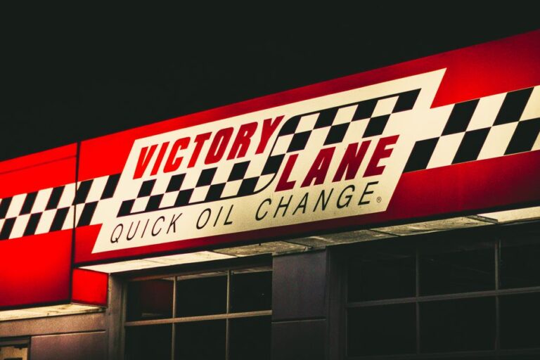 vinyl sign company
